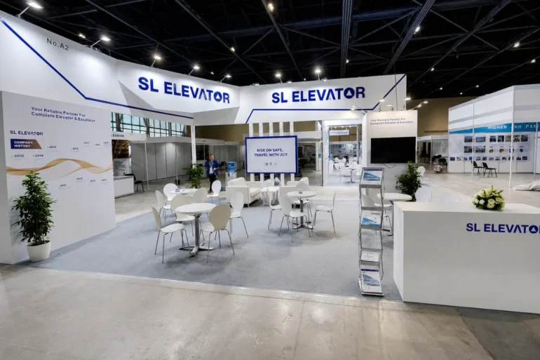 Exhibition Stand Builder in USA Premium white exhibition stand designed and built by Skyline Events, a trusted exhibition stand builder in USA